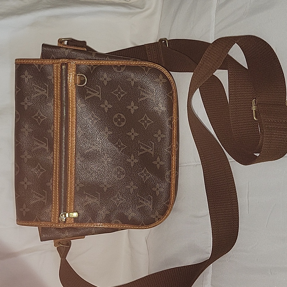 Louis Vutton Messenger Bag